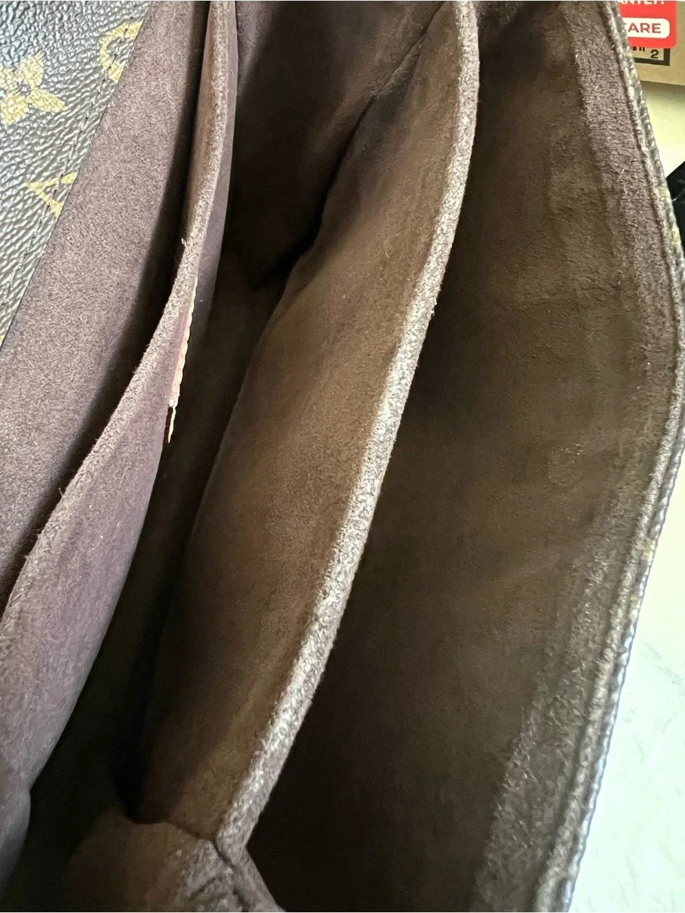 100% Authentic Louis Vuitton Pouchette Metis in monogram canvas